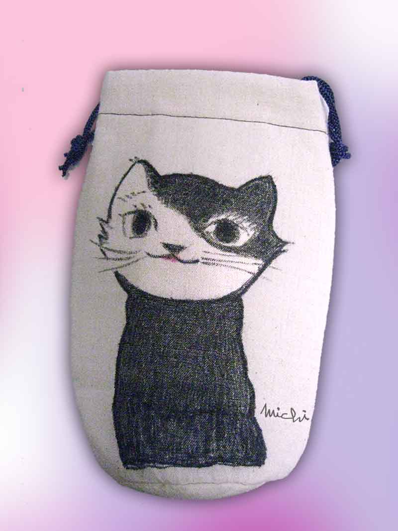 優しい顔の猫のペットボトルケース